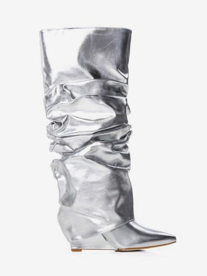 Pointed-Toe Wedge Knee-High Boots in Red – photo 3