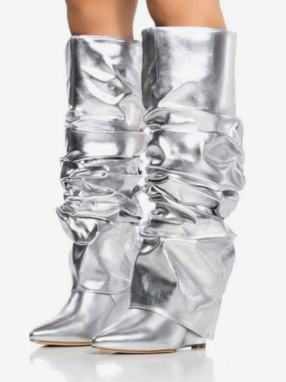 Pointed-Toe Wedge Knee-High Boots in Red – photo 2