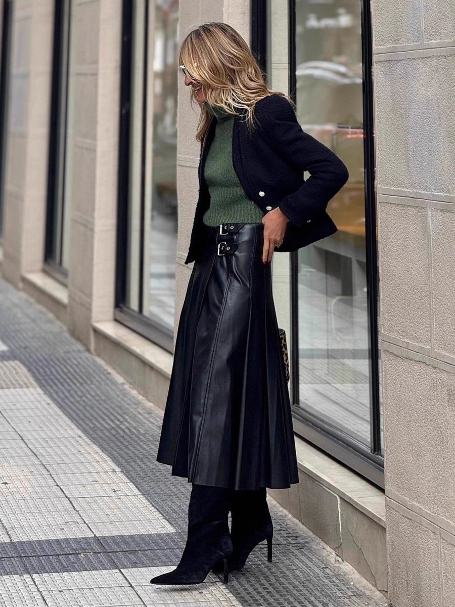 Skirt with Buckle in Black – photo 2