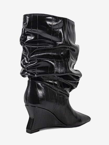 Pointed-Toe Wedge Ankle Boots in Black – photo 4