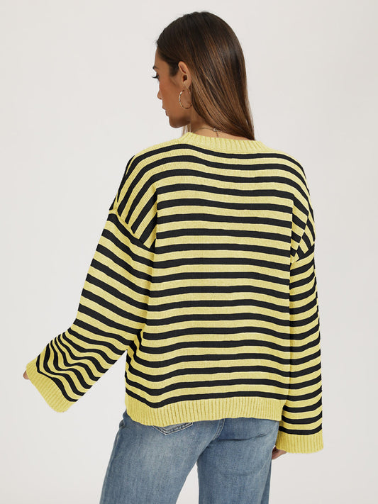Crew-Neck Oversized Jumper with Long Sleeves in Yellow – photo 3
