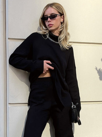 High-Neck Oversized Jumper with Long Sleeves in Black